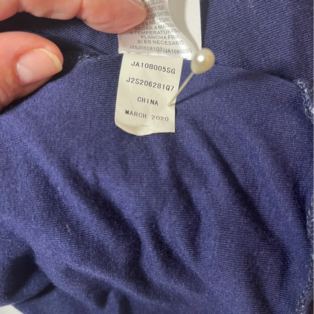 Joseph A unique, sheer dolman sleeve over tank blouse in navy blue size medium. - Picture 4 of 10